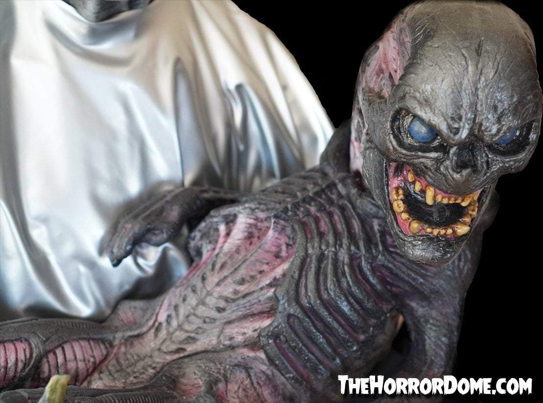 RARE DELUXE ALIEN CREATURE DISPLAY BUST - 2024 HALLOWEEN HORROR PROP - SPACE MONSTER